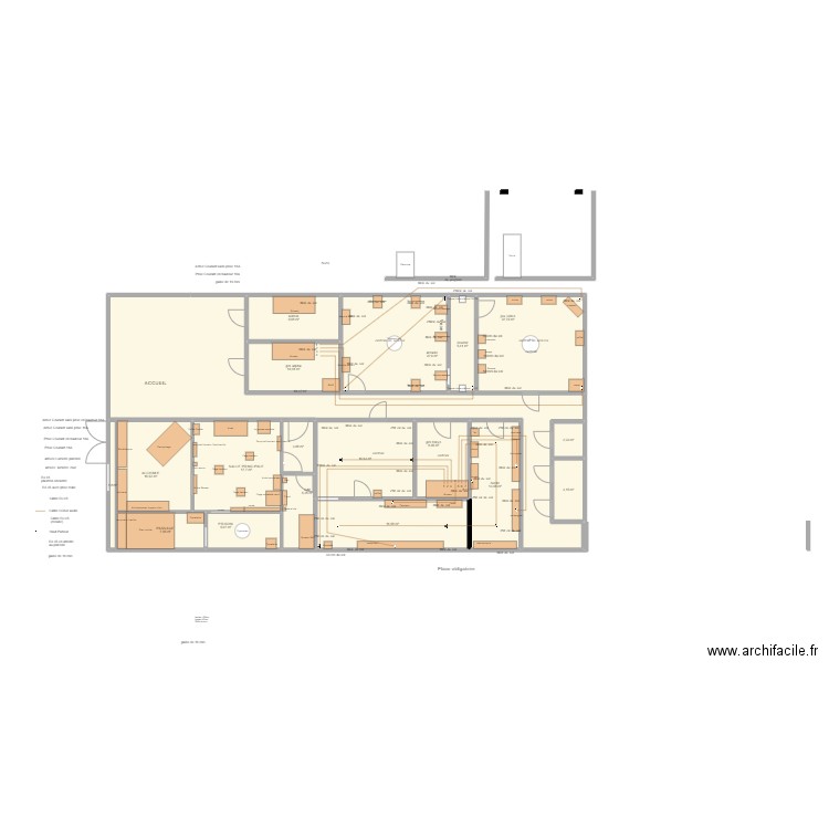 Angoulême-V6. Plan de 19 pièces et 255 m2