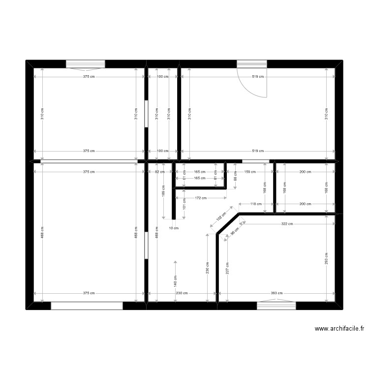 MICKA SOUS SOL. Plan de 8 pièces et 77 m2