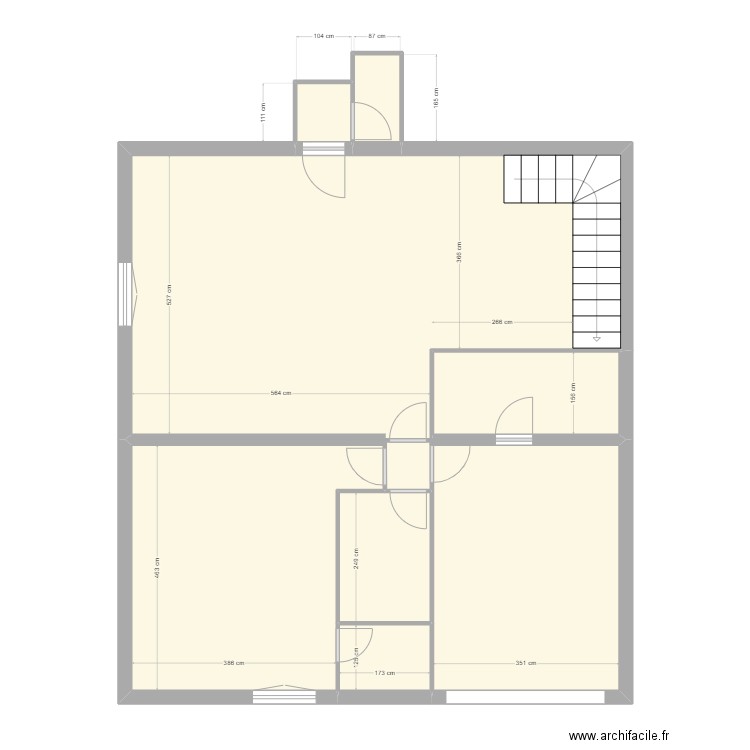 appart à louer. Plan de 6 pièces et 15 m2