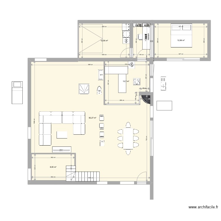 33 plain pied. Plan de 5 pièces et 151 m2