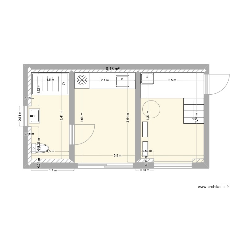 Piscine. Plan de 3 pièces et 23 m2