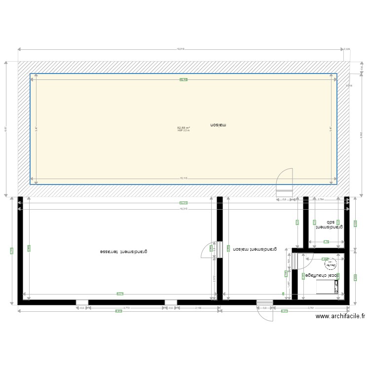maison cour. Plan de 0 pièce et 0 m2