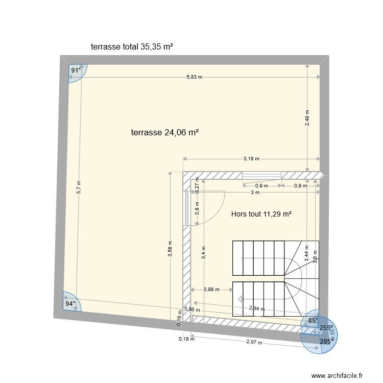 terrasse cote rèel avec édicule. Plan de 1 pièce et 34 m2