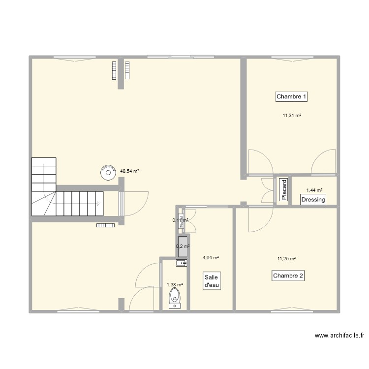 maison bas. Plan de 8 pièces et 79 m2