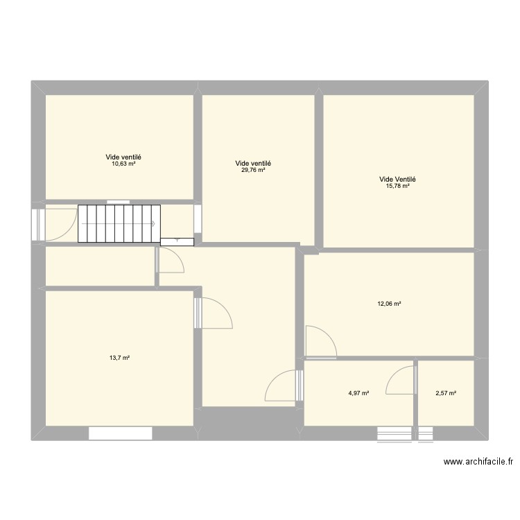 Appart plan étage. Plan de 8 pièces et 90 m2