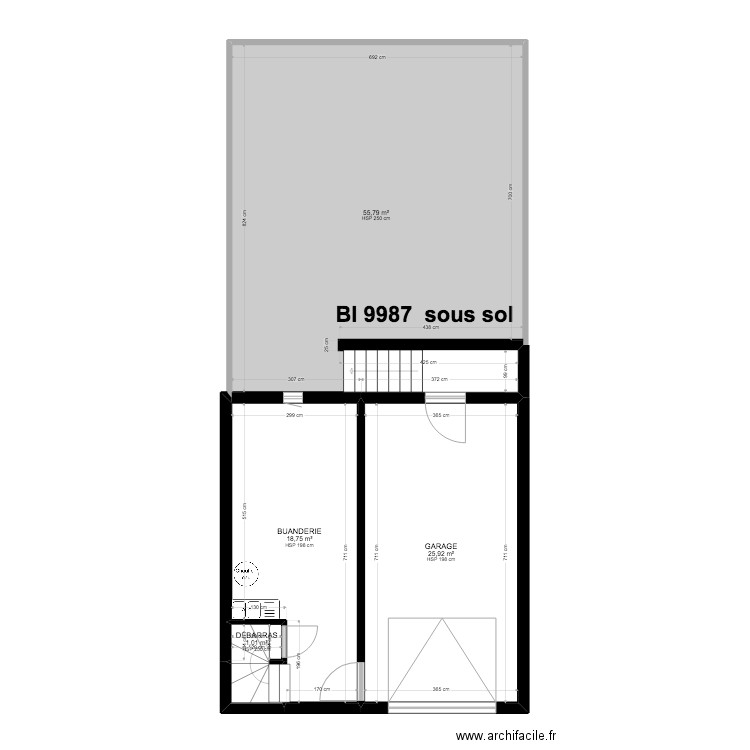 BI 9987. Plan de 15 pièces et 195 m2