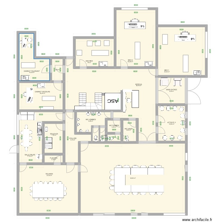 Espace santé RDC. Plan de 20 pièces et 376 m2