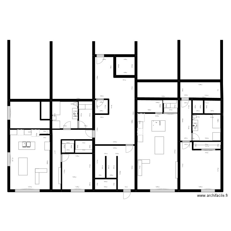 24 logements. Plan de 15 pièces et 223 m2