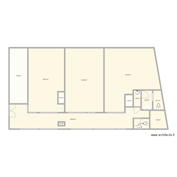 Plateau de luxe vide. Plan de 13 pièces et 142 m2