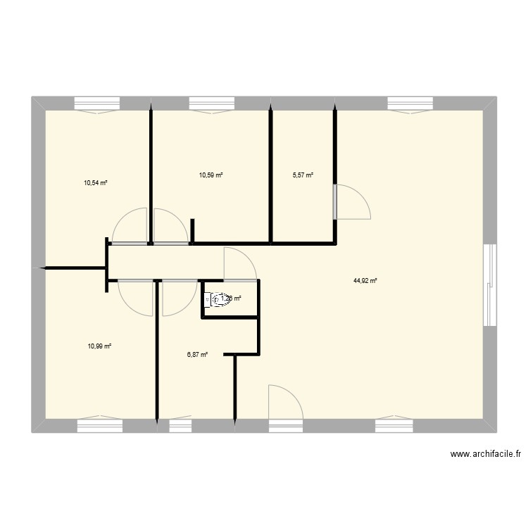 Maison Interieur. Plan de 7 pièces et 91 m2