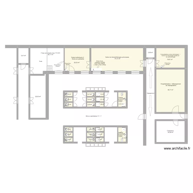 HDS Kiganda - Bâtiment tranformé en service kiné. Plan de HDS Kiganda - Bâtiment tranformé en service kiné. Plan de