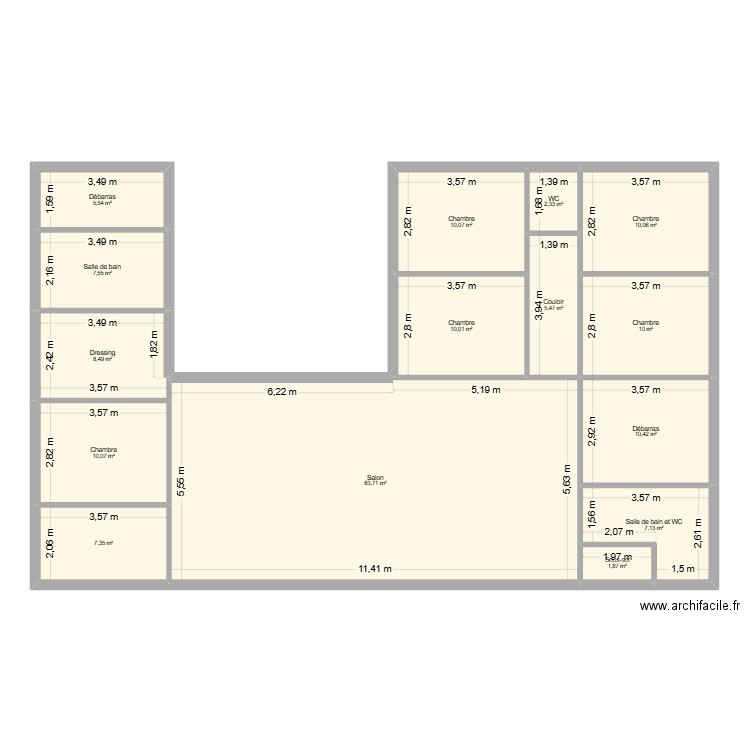 plein pied avec sous sol. Plan de 15 pièces et 170 m2
