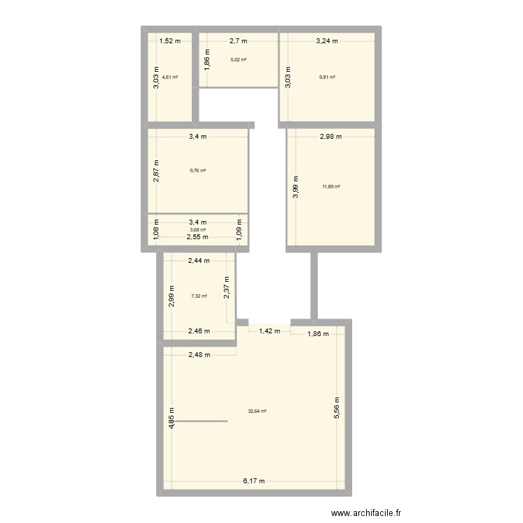 cavalaire. Plan de 8 pièces et 85 m2