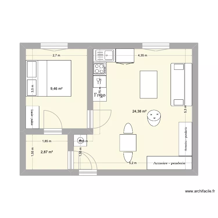 Cuisine d&eacute;plac&eacute;e. Plan de 3  et 37 m²