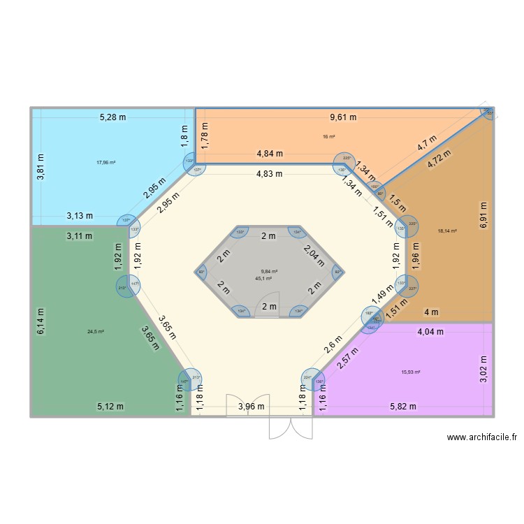 Découpage espace foire. Plan de 7 pièces et 158 m2