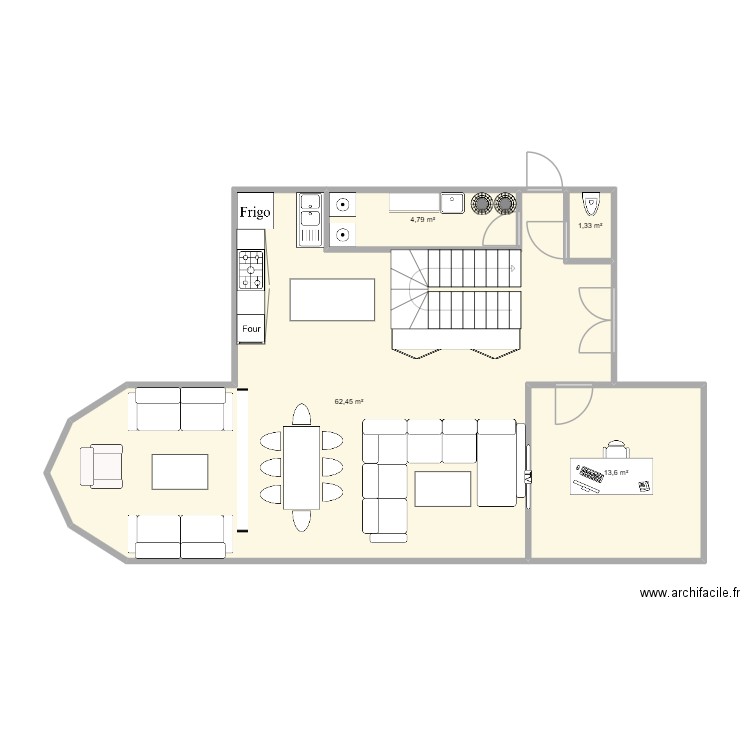 bas. Plan de 4 pièces et 82 m2