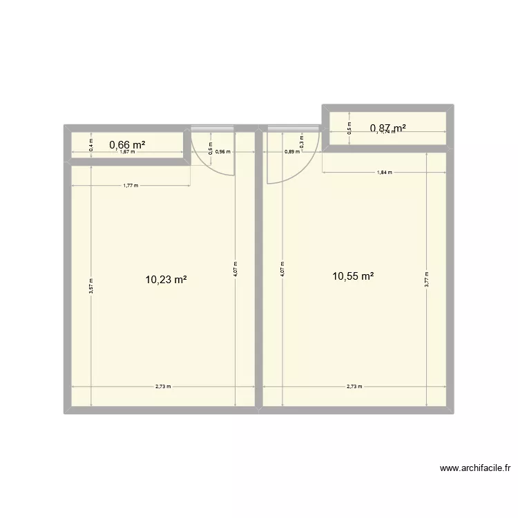 Bureau-chambre avec penderie. Plan de 4 et 22 m² Bureau-chambre avec penderie. Plan de 4 et 22 m²