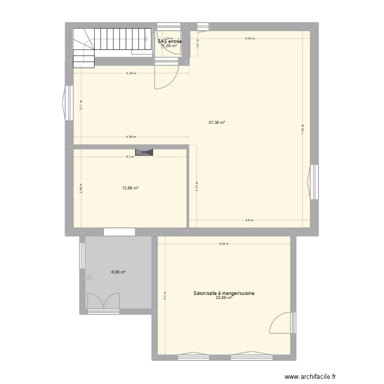 S/S. Plan de 5 pièces et 91 m2