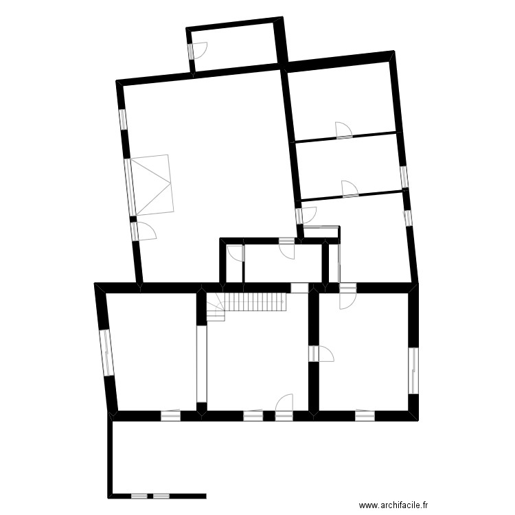 March. Plan de 19 pièces et 242 m2