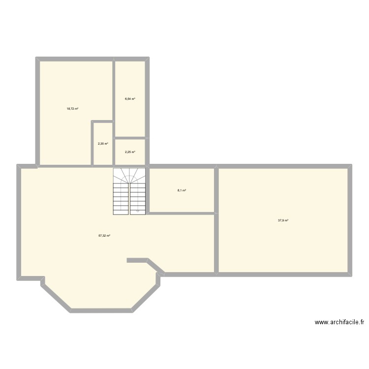 Maison 1. Plan de 7 pièces et 133 m2