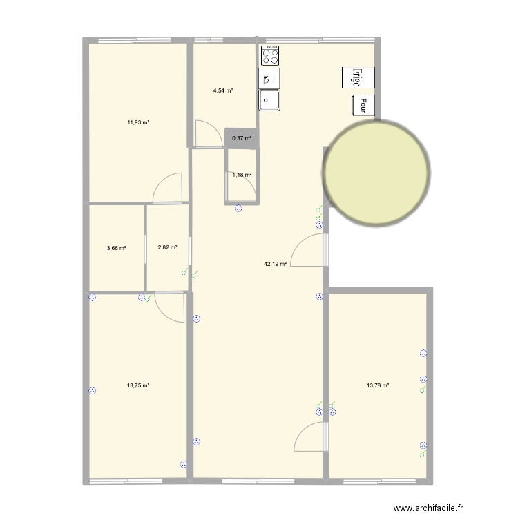 Estanore. Plan de 9 pièces et 94 m2
