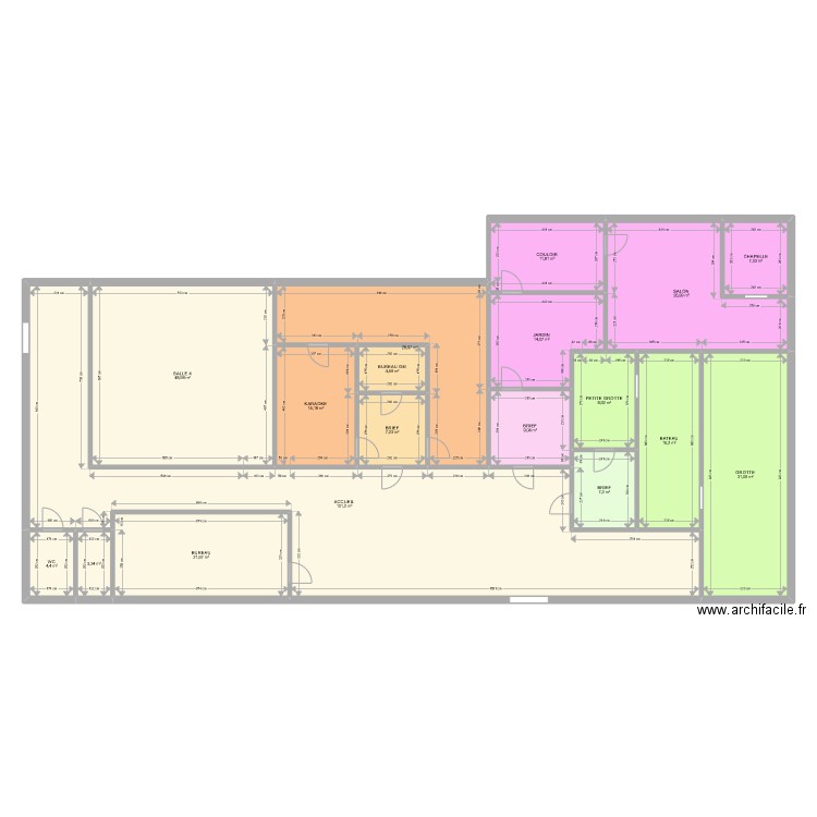 CHATEAUROUX. Plan de 18 pièces et 367 m2