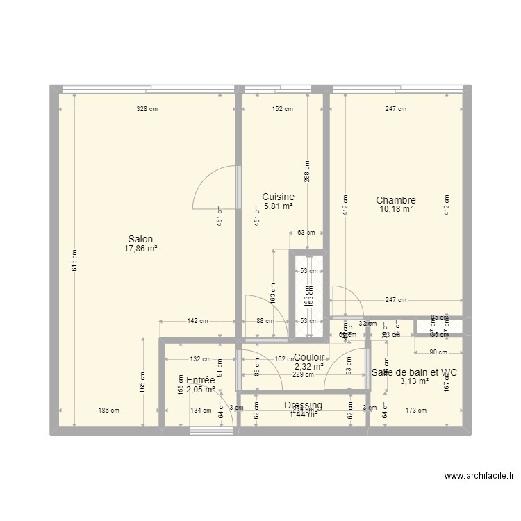 Soleil. Plan de 9 pièces et 44 m2