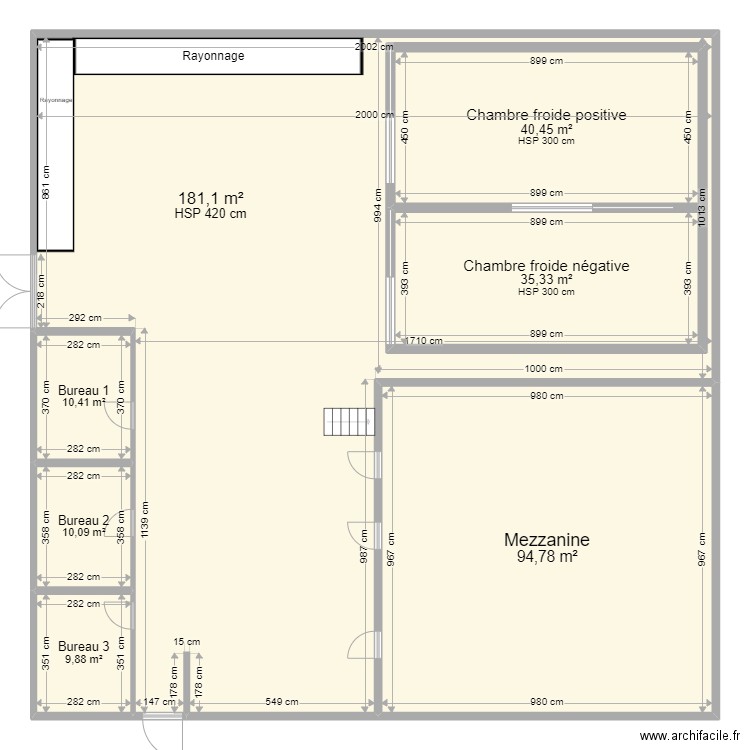 Grasse avec aménagements. Plan de 7 pièces et 469 m2