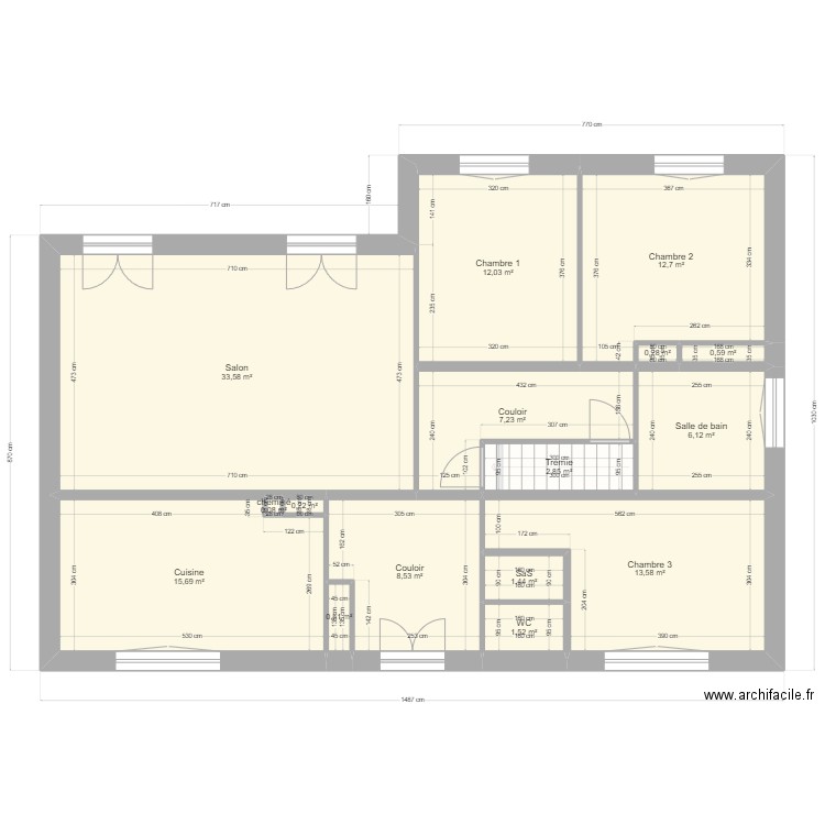 Ribaud. Plan de 22 pièces et 243 m2