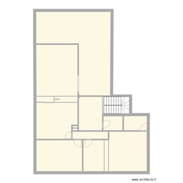 Maison. Plan de 10 pièces et 105 m2
