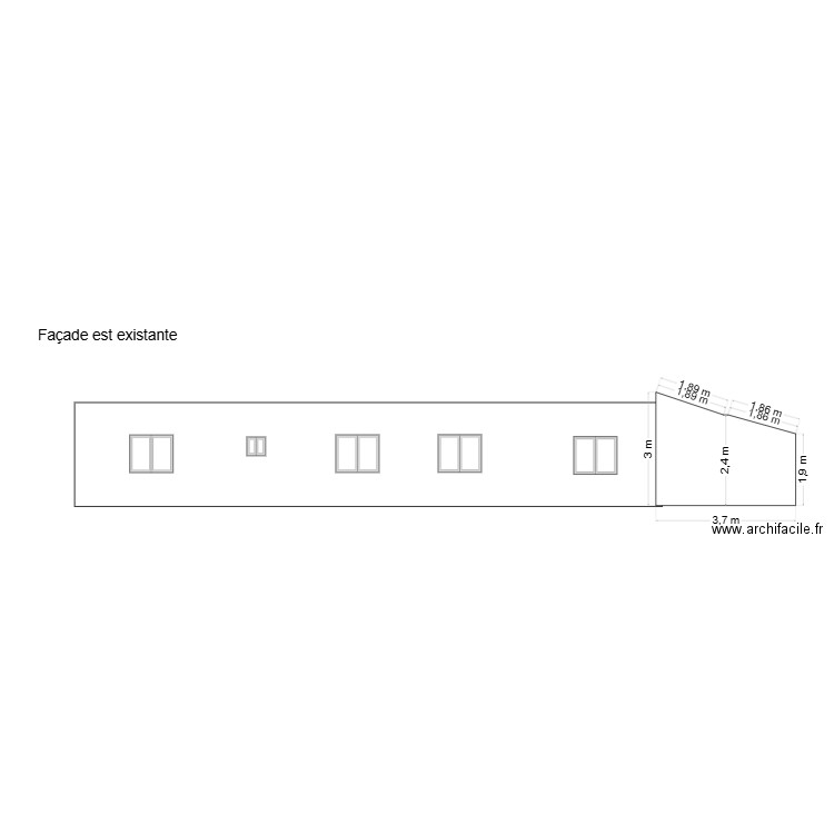facade est. Plan de 0 pièce et 0 m2