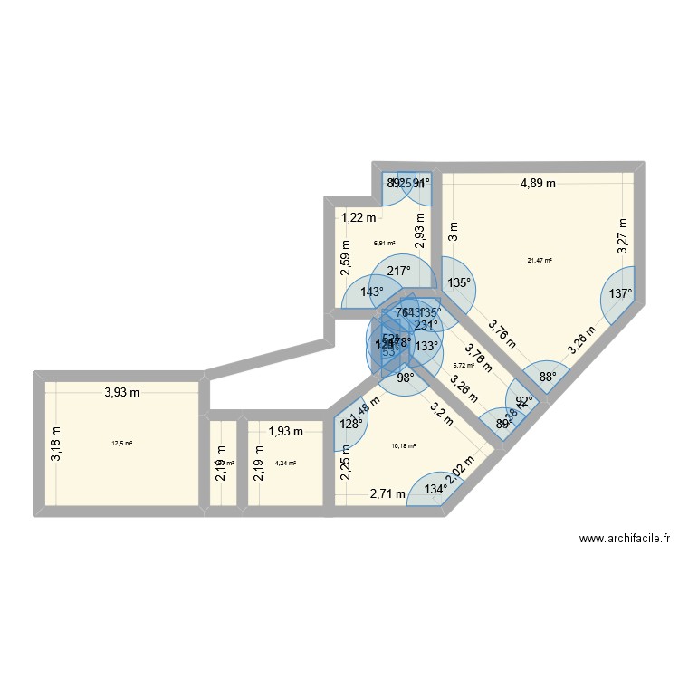 Chevreul. Plan de 8 pièces et 63 m2