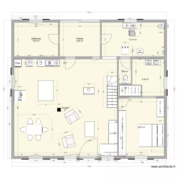 Rion rdc 3. Plan de 7  et 121 m²