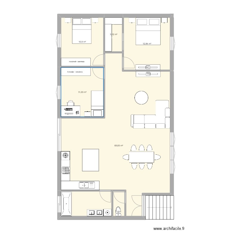 Maison. Plan de 8 pièces et 96 m2