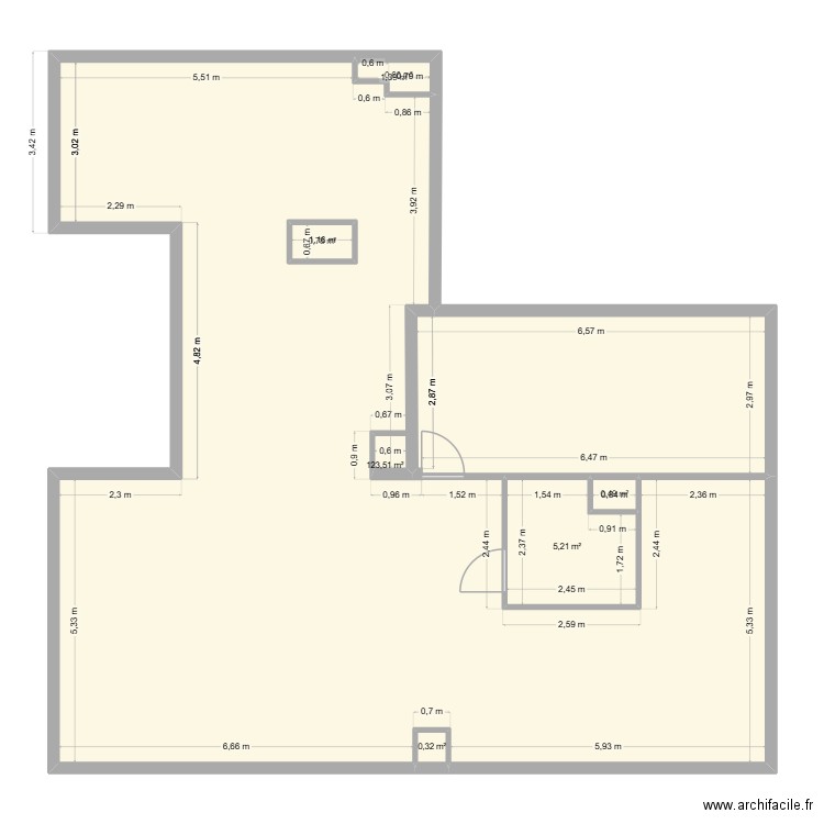 Debut. Plan de 6 pièces et 132 m2
