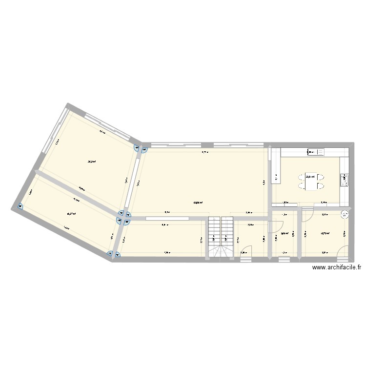 intérieure maison. Plan de 6 pièces et 156 m2