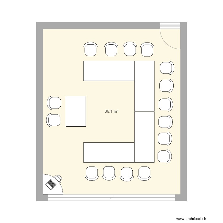 Salle F107A. Plan de 0 pièce et 0 m2