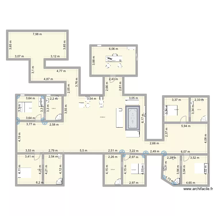 Cour. Plan de 9 et 324 m² Cour. Plan de 9 et 324 m²