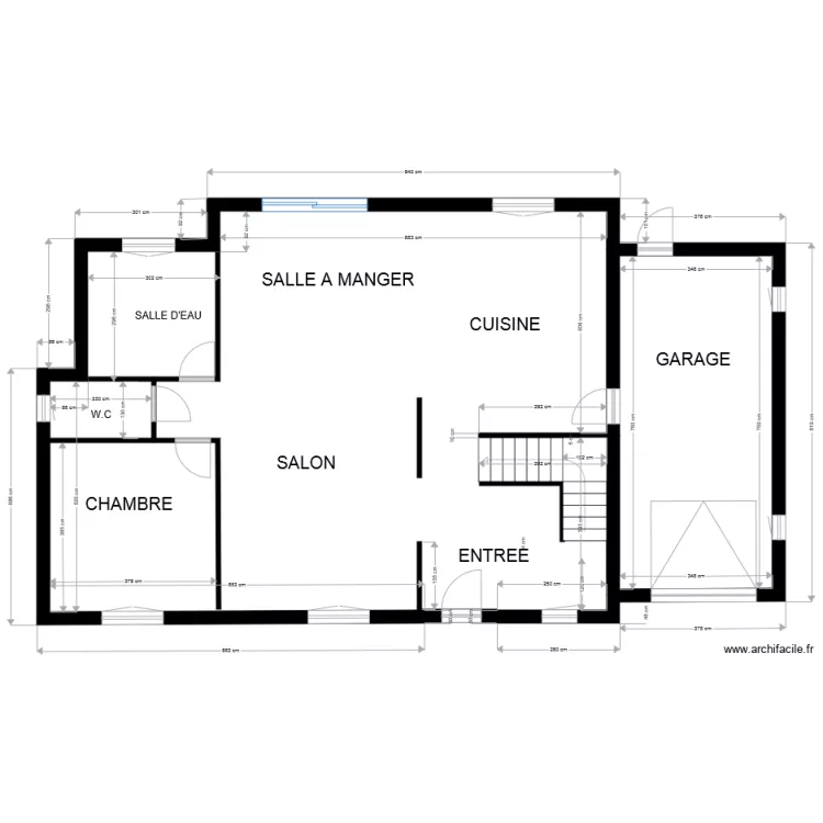 RDC  marche modifi&eacute;e 1avec rampe. Plan de 