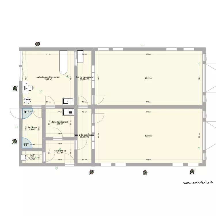 Poulailler avec cloison et parcours . Plan de 