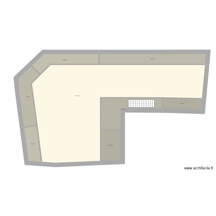 ILOT GIAT Grenier. Plan de 8 pièces et 254 m2