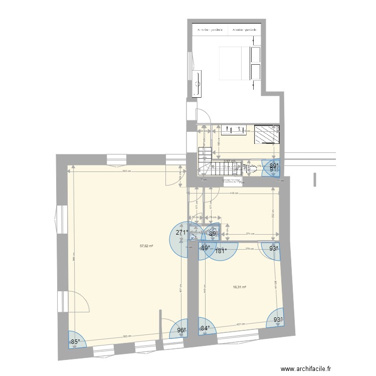 Salle de bain modifier escalier da silva . Plan de 4 pièces et 79 m2