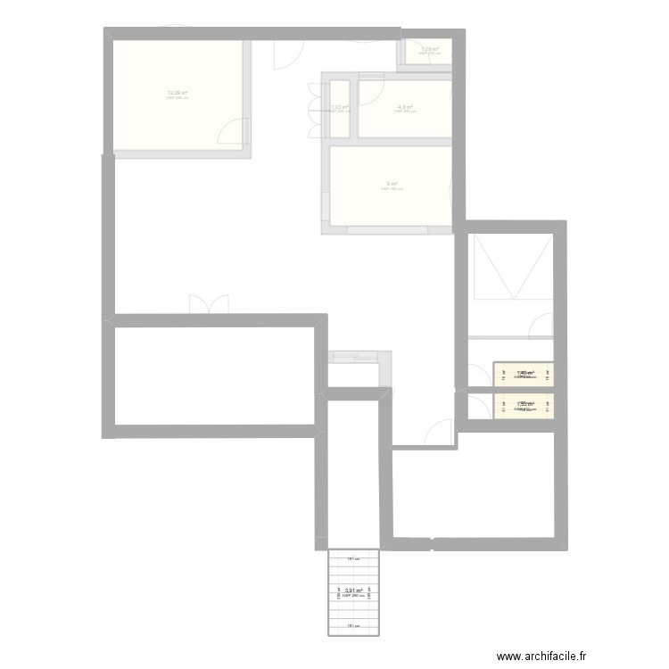 DOM E-1. Plan de 8 pièces et 36 m2