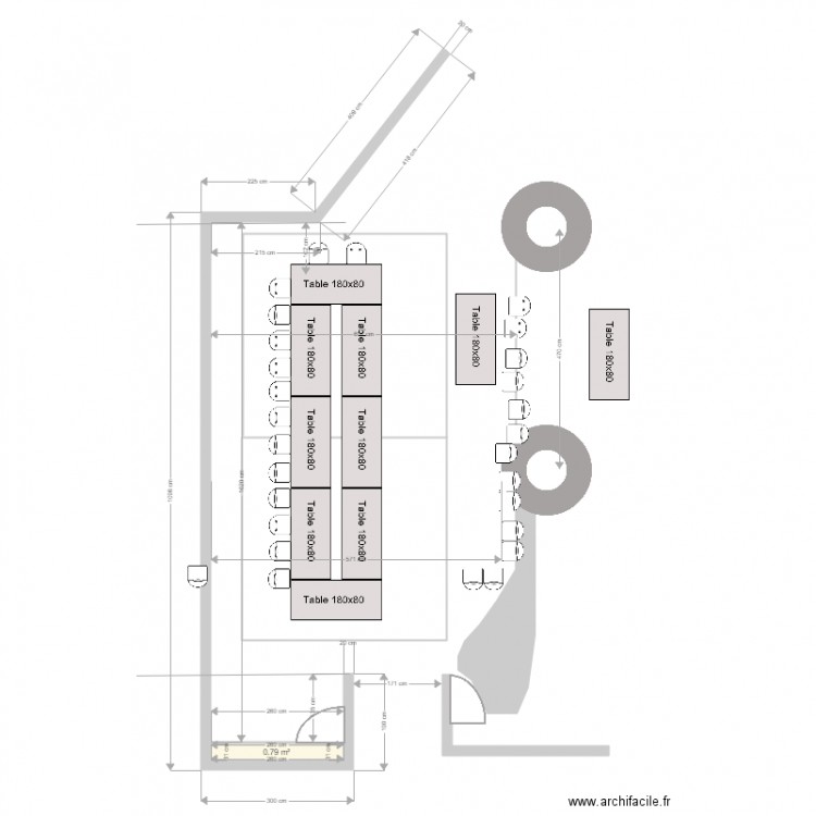 Pelouse pour anniversaire avec tables version 2. Plan de 0 pièce et 0 m2