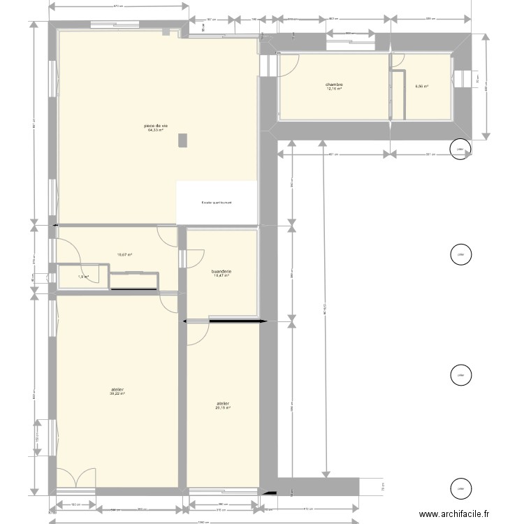  RdC. Plan de 8 pièces et 165 m2