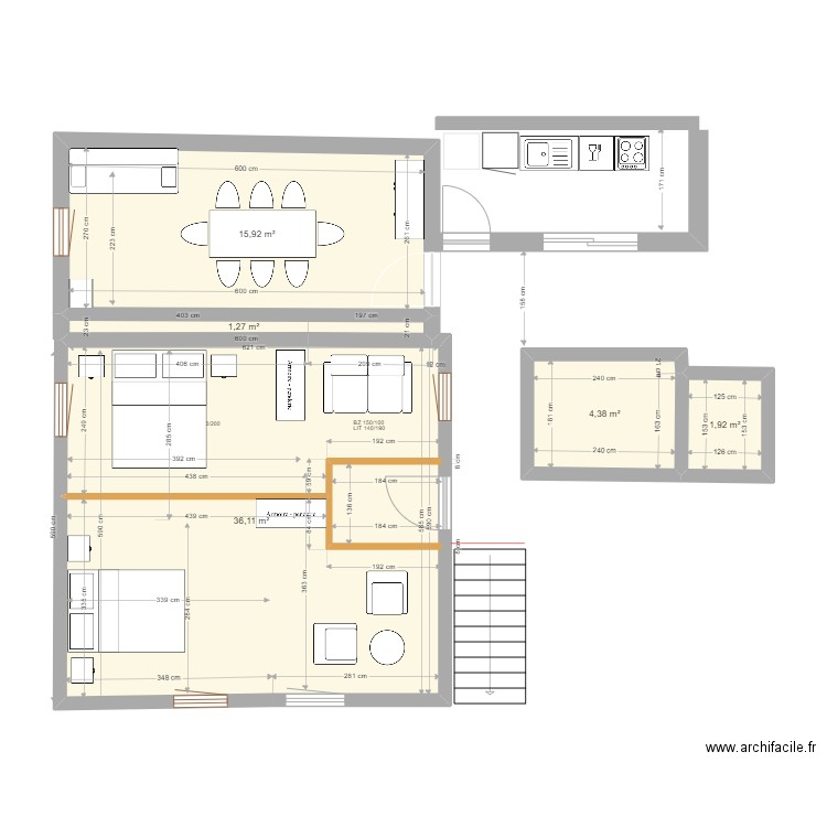 petite maison P-13. Plan de 5 pièces et 60 m2
