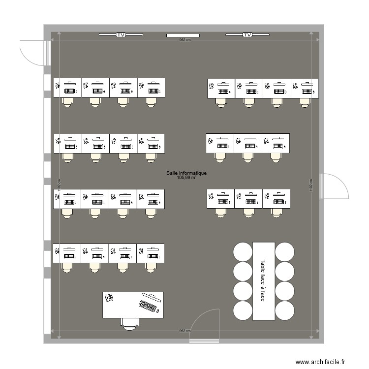 Plan salle informatique aligné vers tableau. Plan de 0 pièce et 0 m2