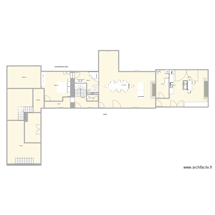 la grande maison V7 avec église variante. Plan de 32 pièces et 574 m2