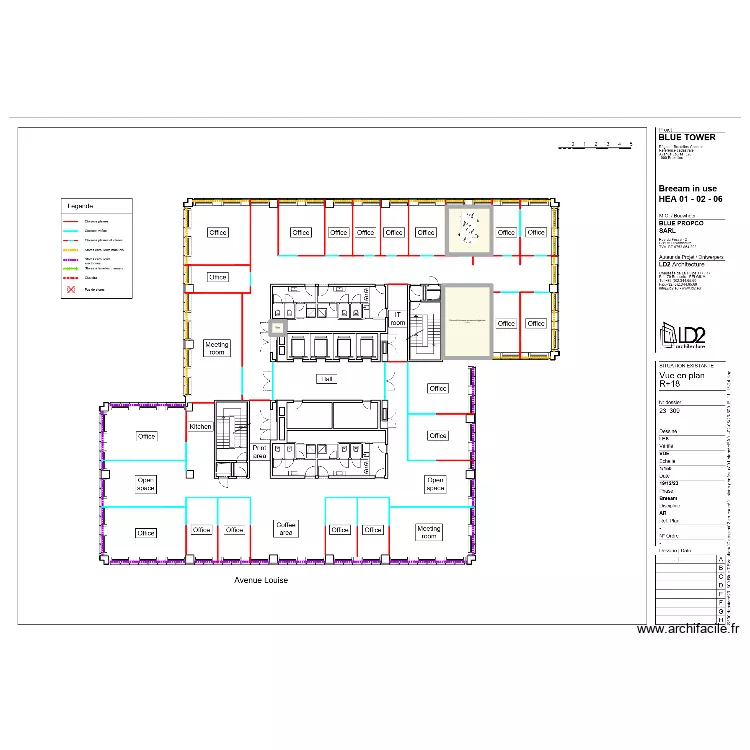 17 personnes et bureau 4 personnes. Plan de 3  et 70 m²