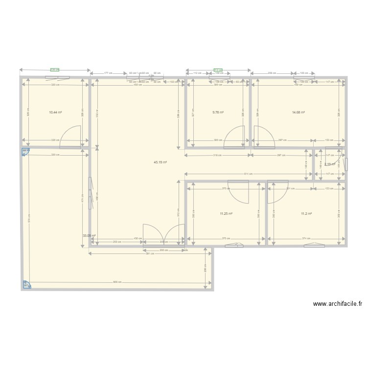 Maison village. Plan de 8 pièces et 138 m2